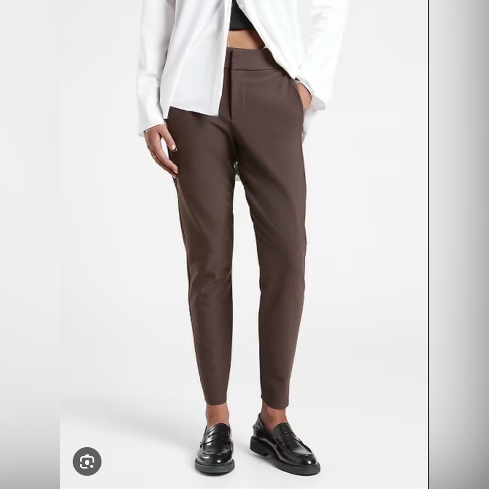 Women's Tailored Pull-On Ankle Pants in Brown